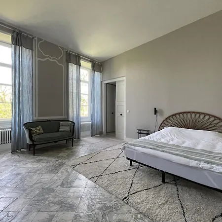 Au Coeur Du Chateau